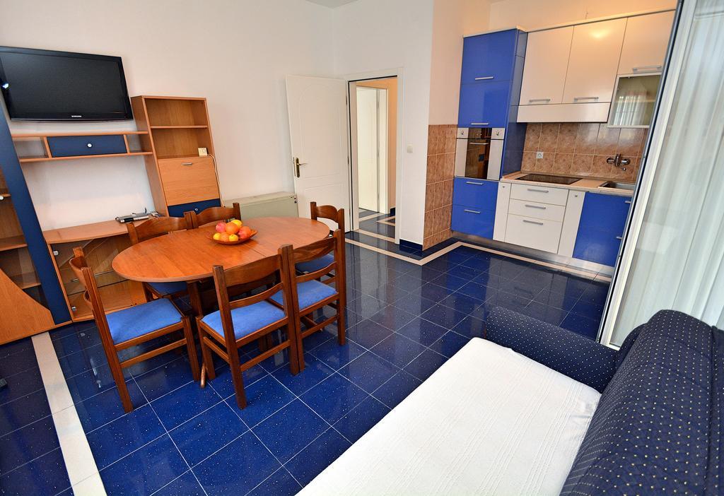 Apartment Magud *